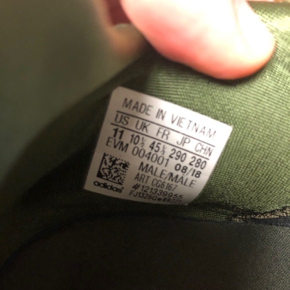 Adidas olive green shoes men’s size 11 - Picture 4 of 5